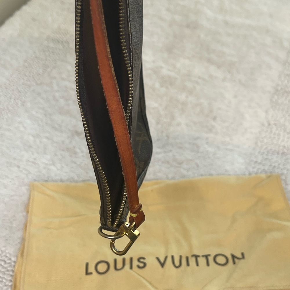 Louis Vuitton Monogram Pochette Accessoires Shoulder Bag LV Clutch - Picture 13 of 13